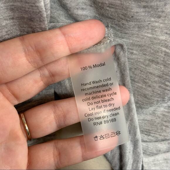 ATM Gray Long Sleeved Round Scoop Neck T-Shirt Basic Size Medium - Picture 6 of 7